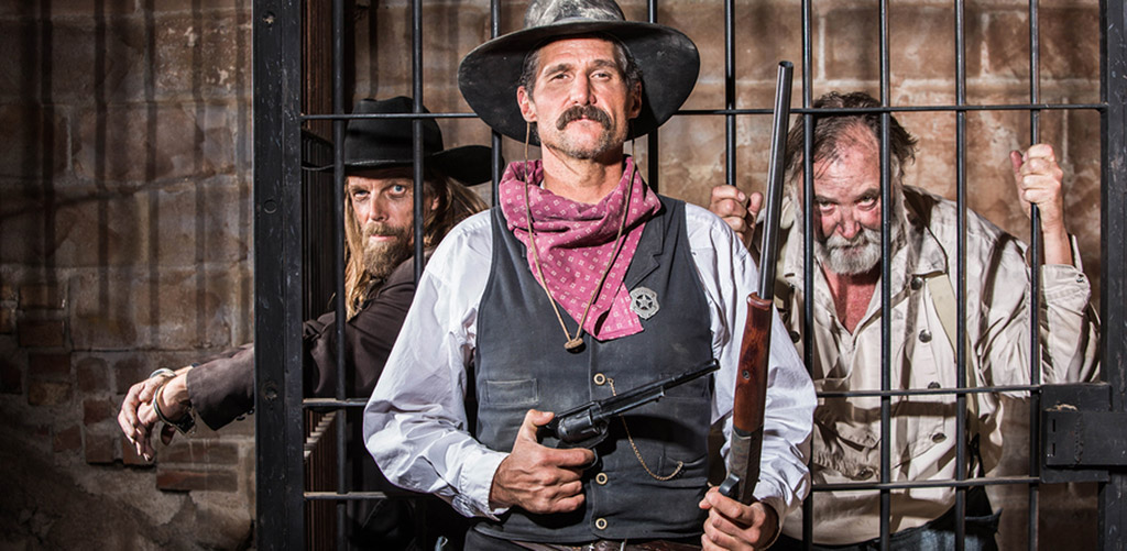 Sheriff with Prisoners